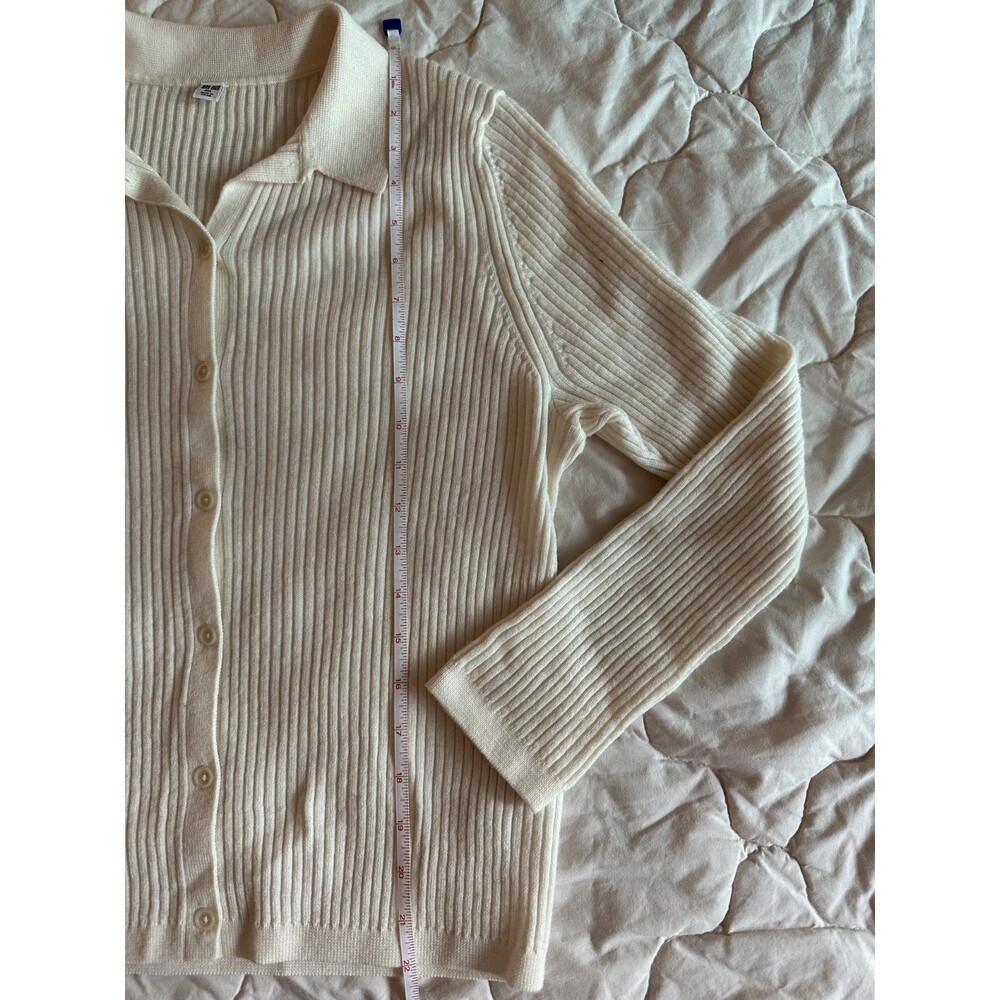 Uniqlo Wool Collared Button-Up Ribbed Sweater - Picture 4 of 4